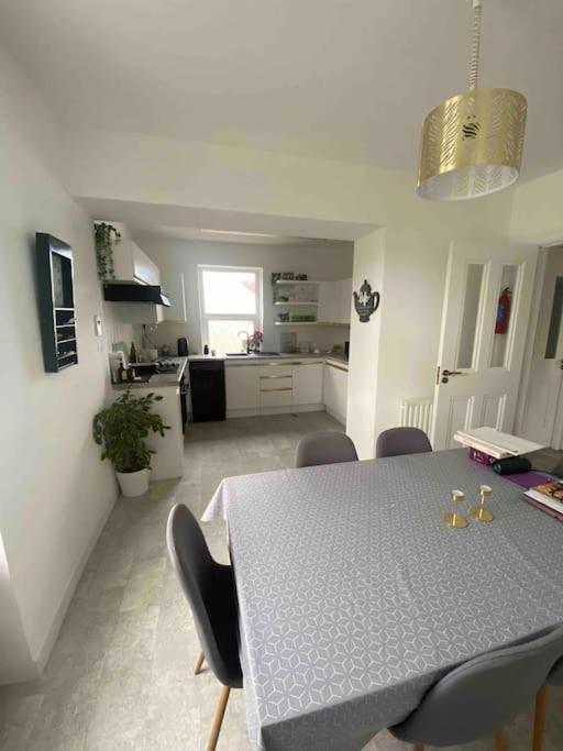 The Townhouse Dungloe Exterior foto